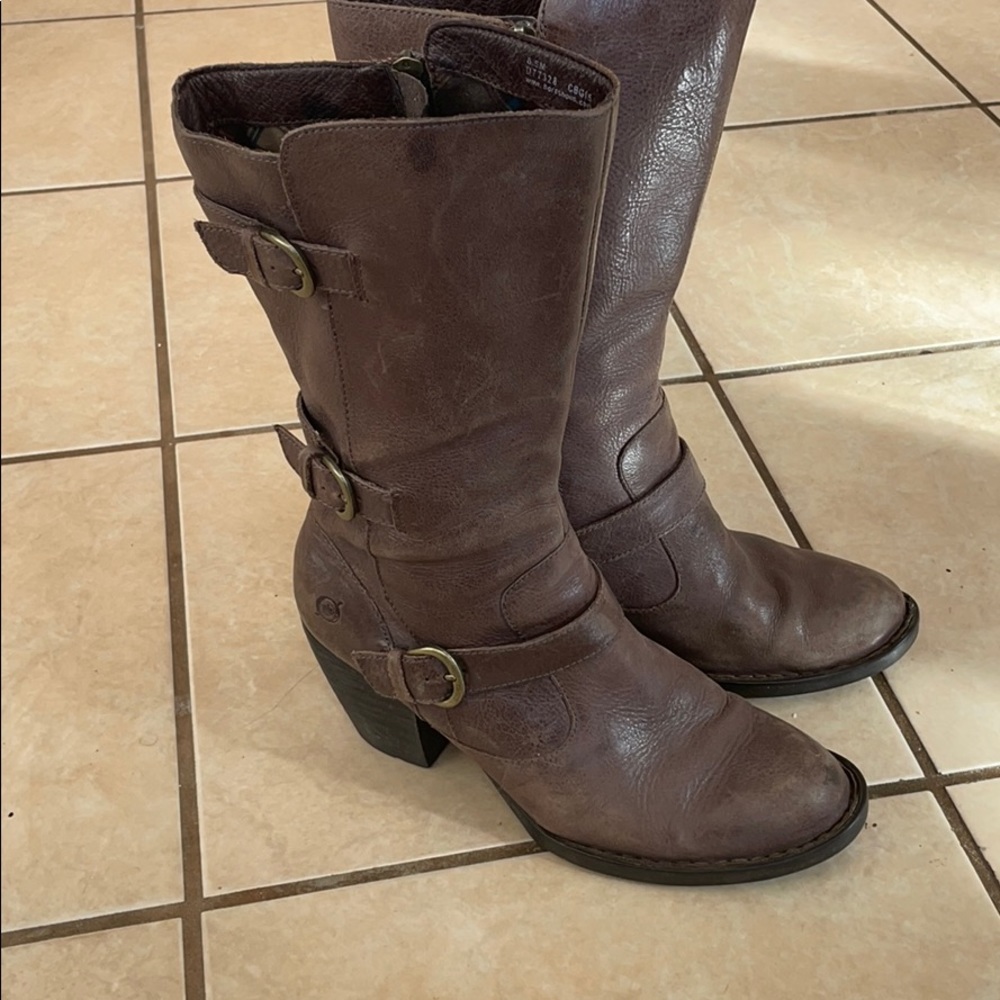 Born boots size 8.5